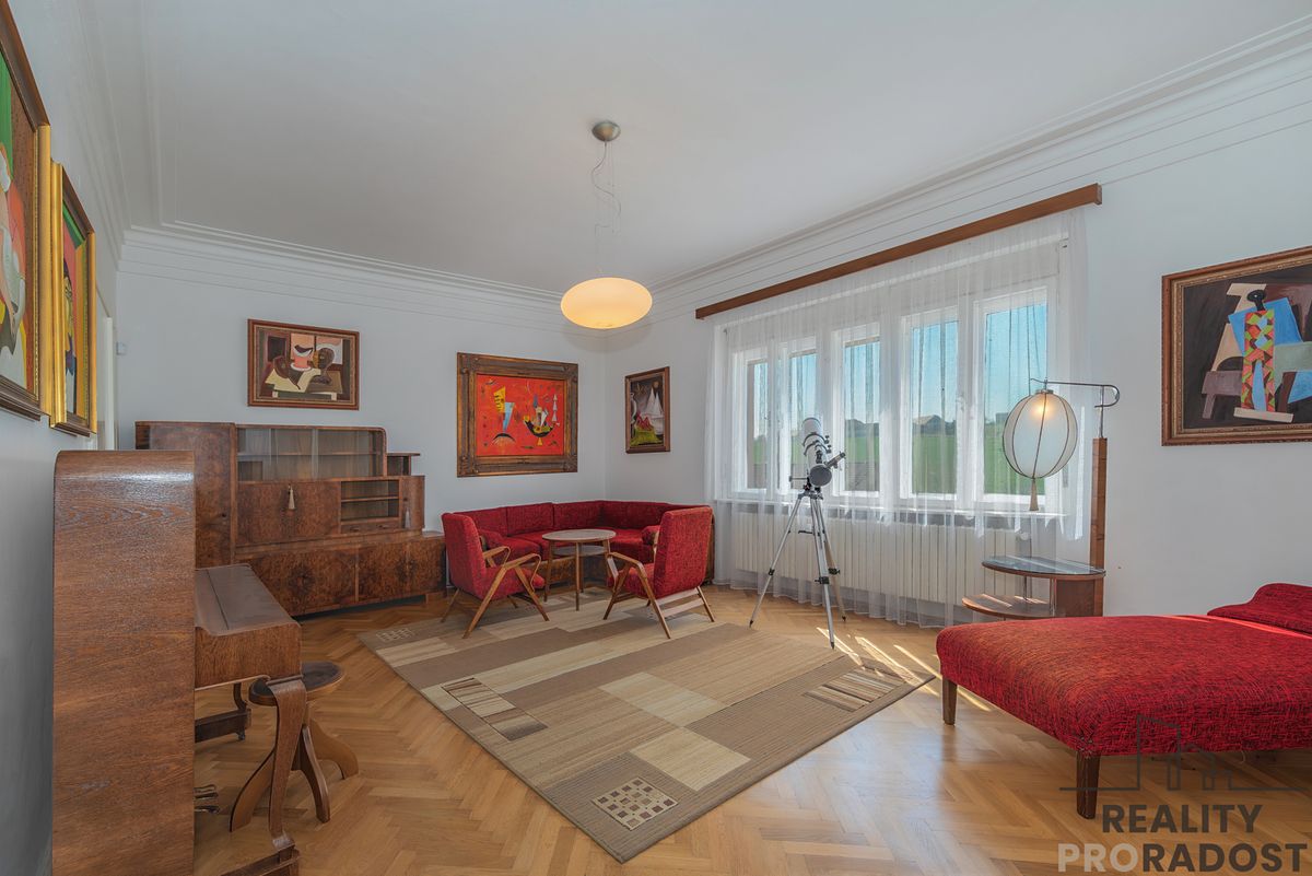 Prodej vily 405 m², pozemek 1796 m² – fotografie 3