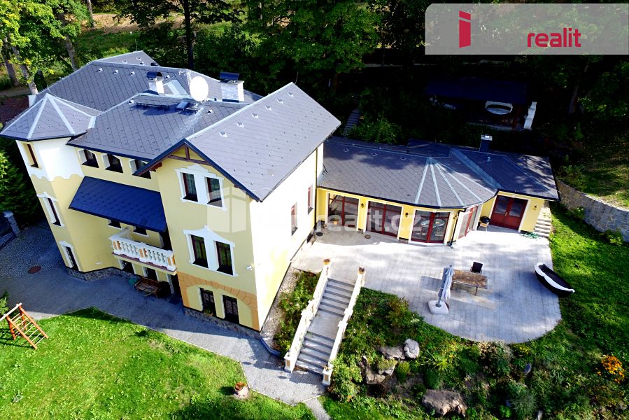Prodej vily 734 m², pozemek 2573 m² – fotografie 3