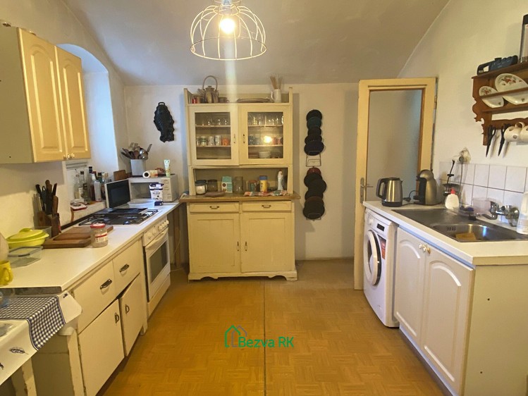 Prodej komerčního prostoru, 1 358 m² (33 z 34)