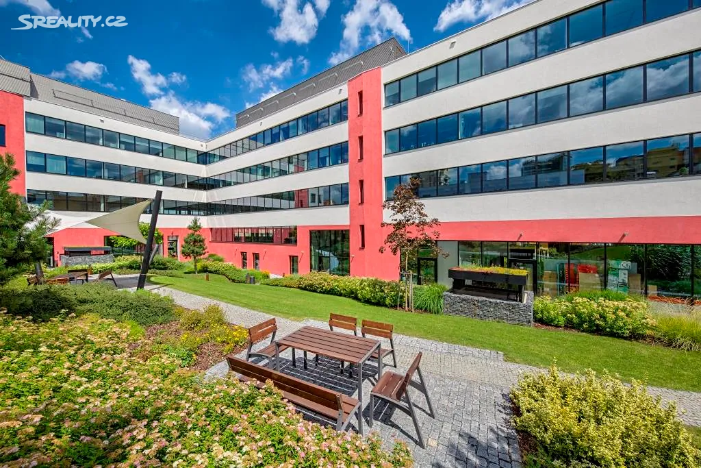 Pronájem kanceláře 1886 m² – pohled 4