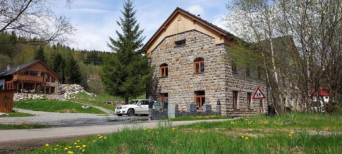 Pronájem rodinného domu 198 m², pozemek 5576 m² – fotografie 2
