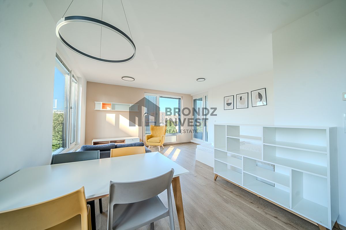 Pronájem bytu 2+kk 57 m² (Jednopodlažní)