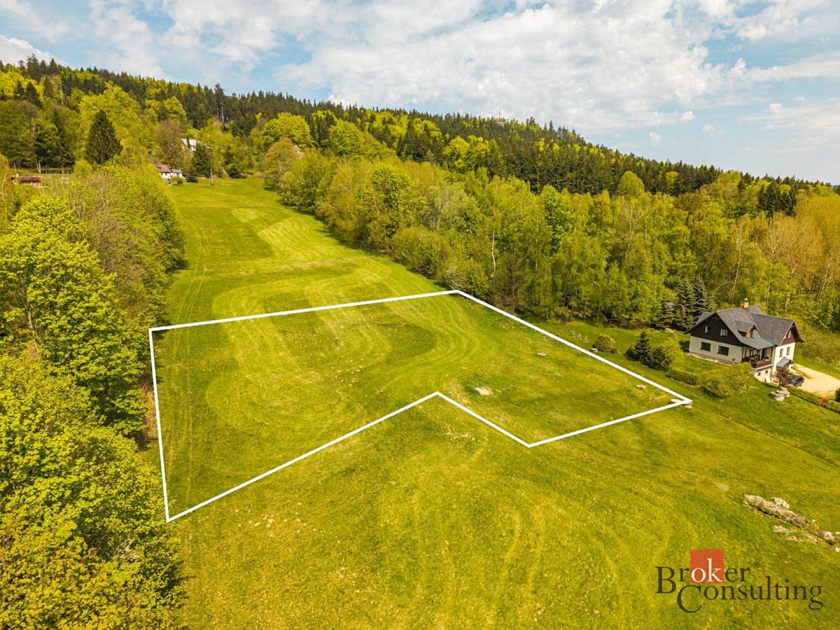 Prodej stavebního pozemku 2523 m²