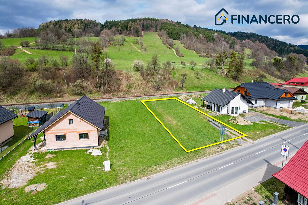 Prodej stavebního pozemku 985 m² – fotografie 2