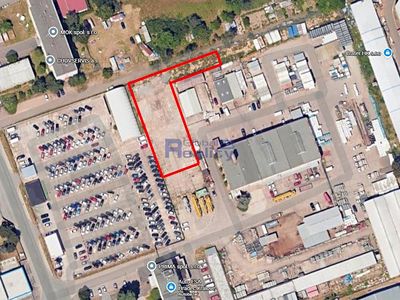 Pronájem komerčního pozemku 1500 m²