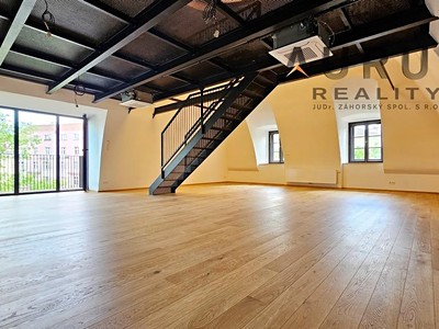 Pronájem bytu 2+kk 107 m² (Loft) — photo 4