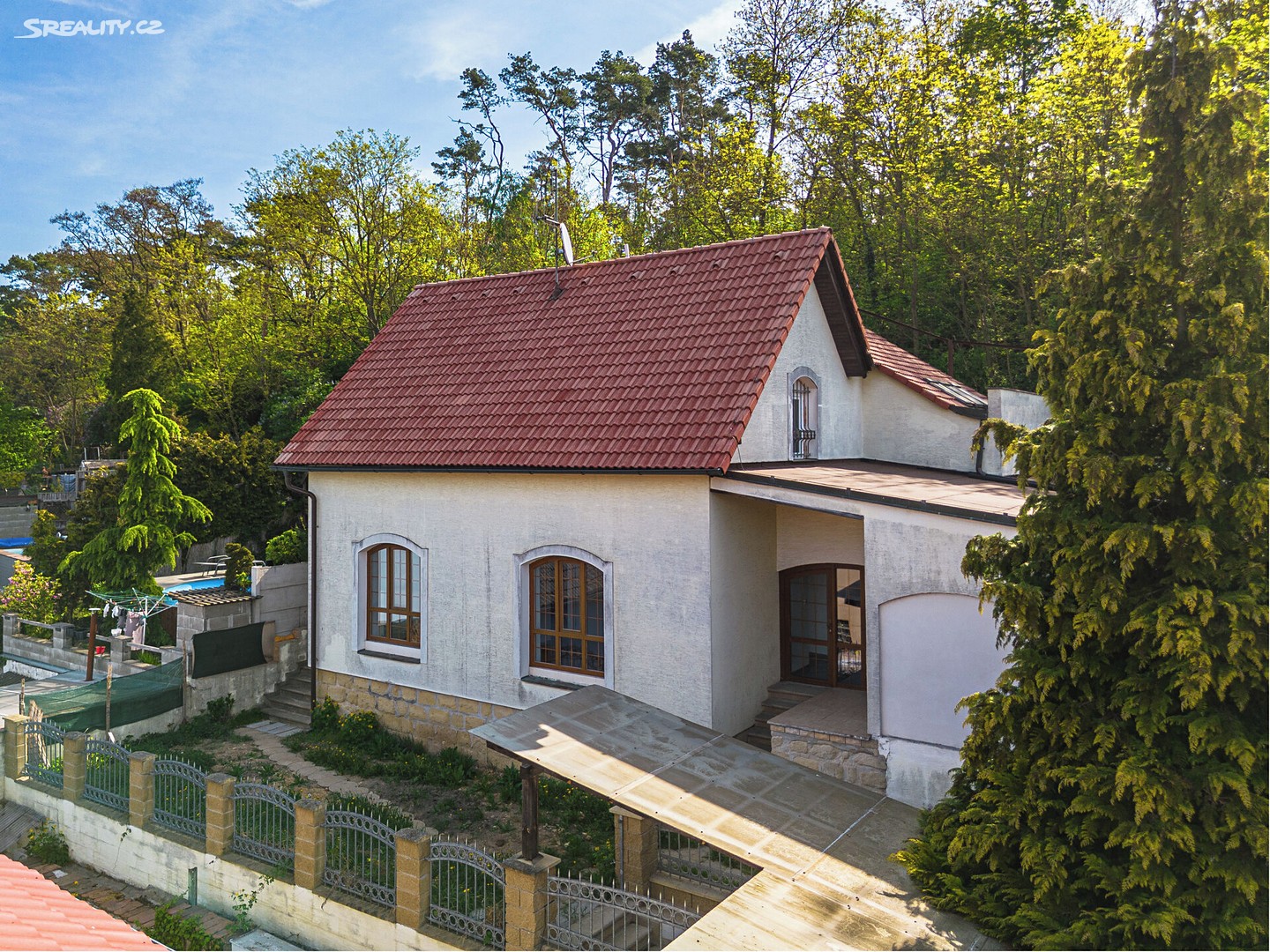 Prodej  rodinného domu 341 m², pozemek 474 m² – pohled 2