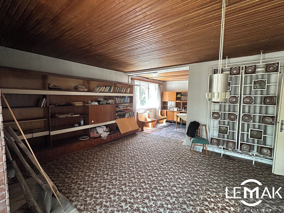 Prodej rodinného domu 210 m², pozemek 905 m² – fotografie 5