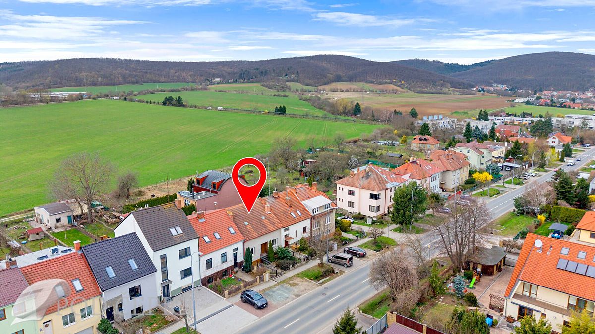 Prodej rodinného domu 225 m², pozemek 323 m² – fotografie 4