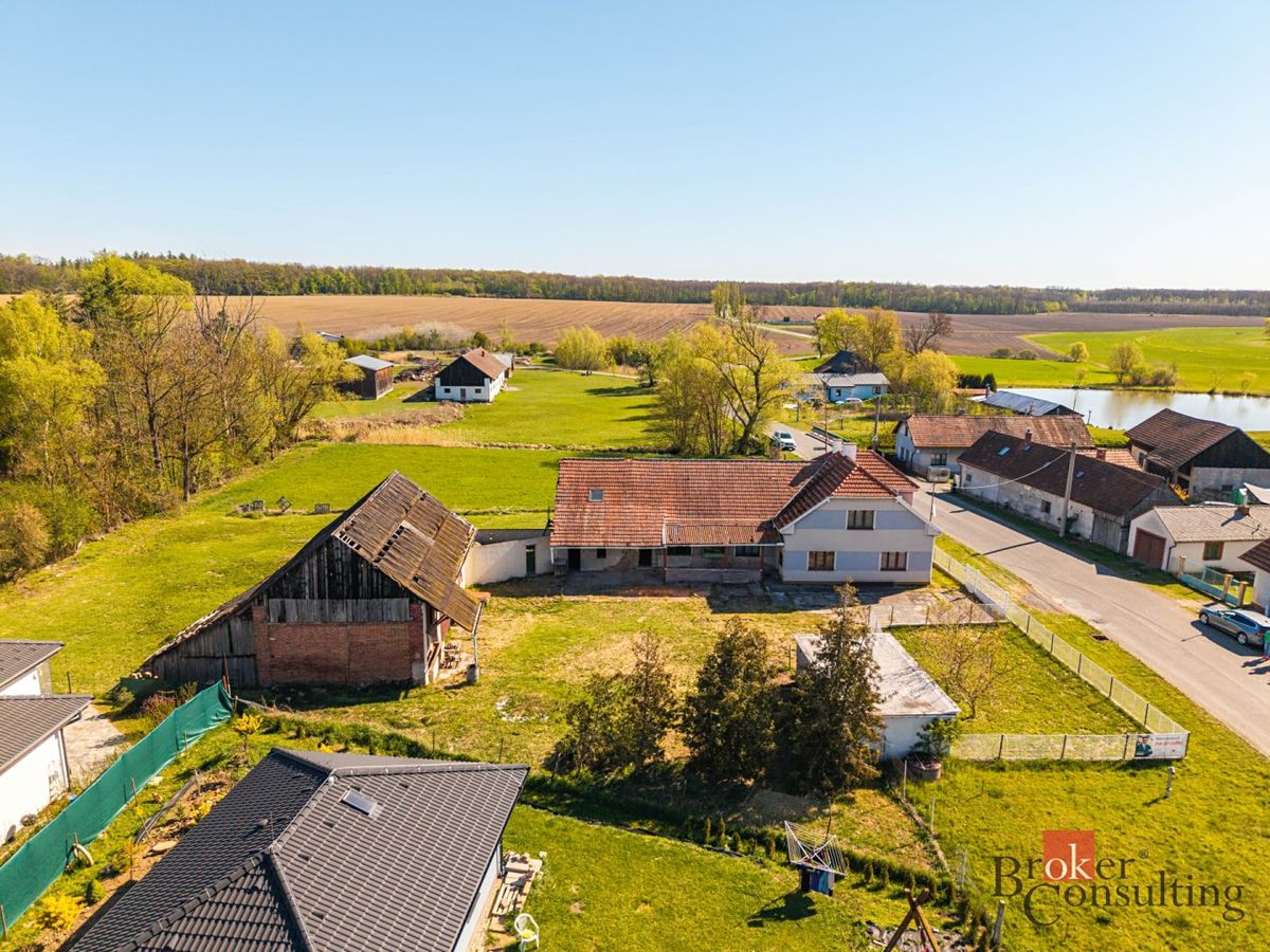 Prodej rodinného domu 155 m², pozemek 1352 m² – fotografie 3