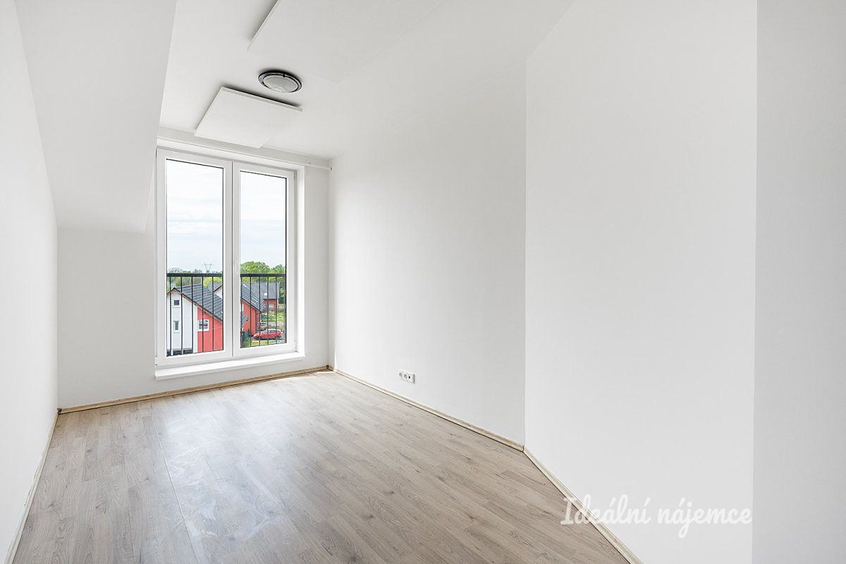 Pronájem bytu 1+kk 23 m² – fotografie 4