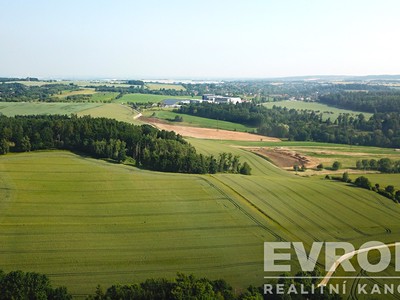 Prodej  pole 53 749 m²