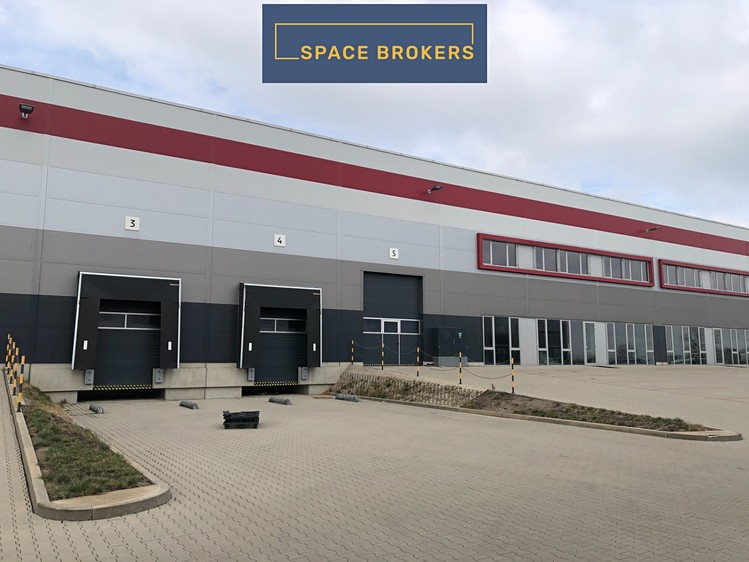 Pronájem komerčního prostoru, 1 979 m² (3 z 8)