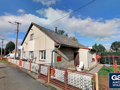 Dražba  rodinného domu 90 m², pozemek 462 m²