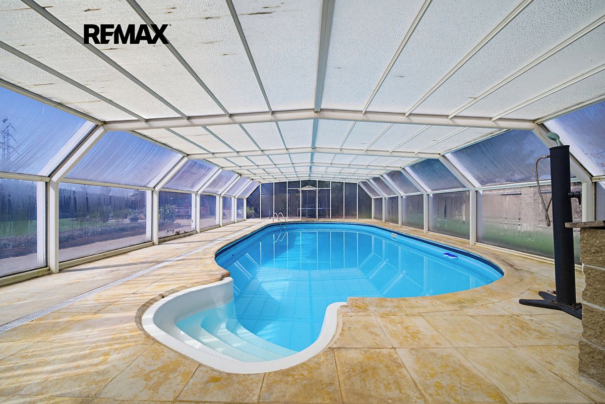 Prodej rodinného domu 217 m², pozemek 1818 m² – fotografie 3