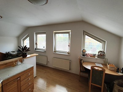 Pronájem bytu 3+kk 79 m² (Podkrovní) — photo 4