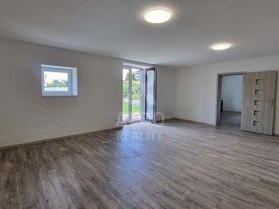 Pronájem bytu 2+1 106 m² — photo 3