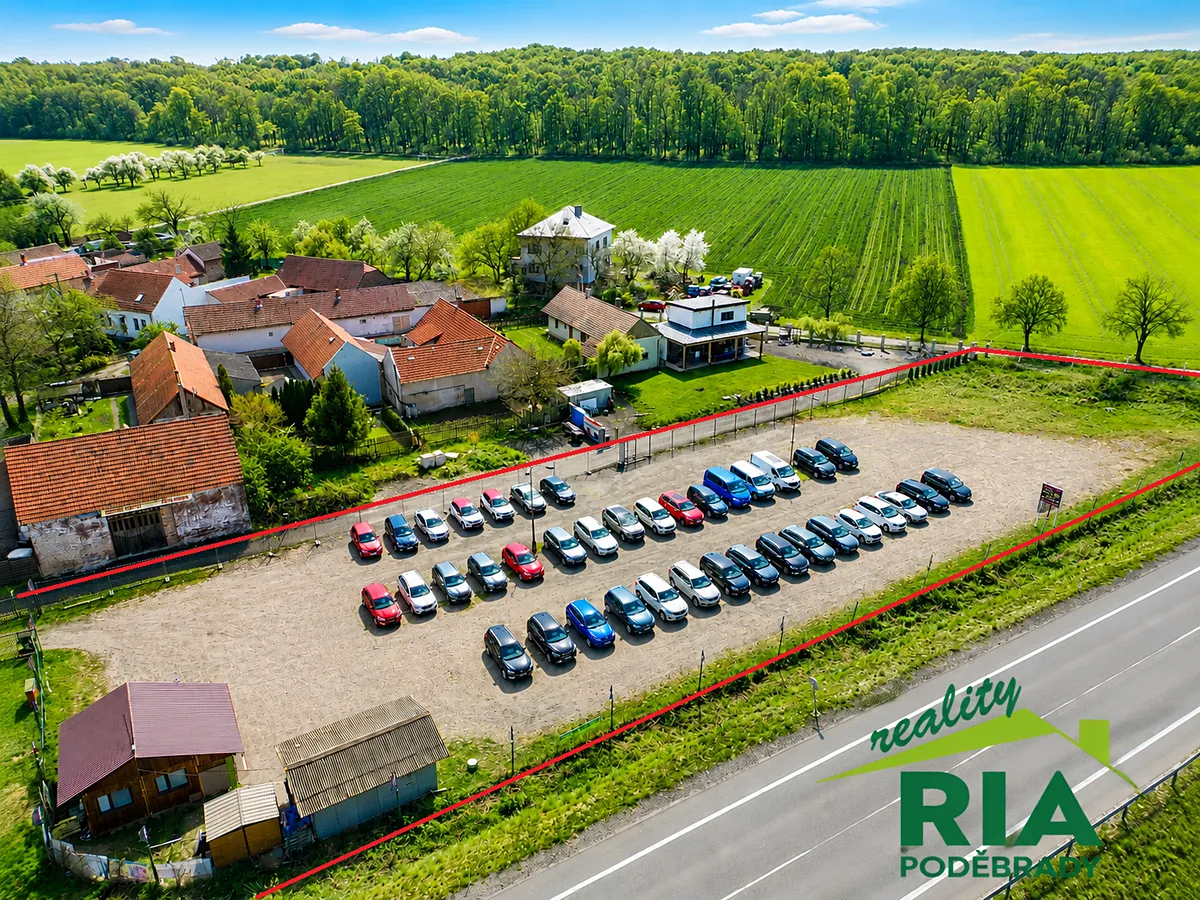 Prodej komerčního pozemku 3224 m²