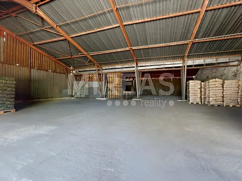 Pronájem skladového prostoru 760 m², Ralsko – náhled fotky 2