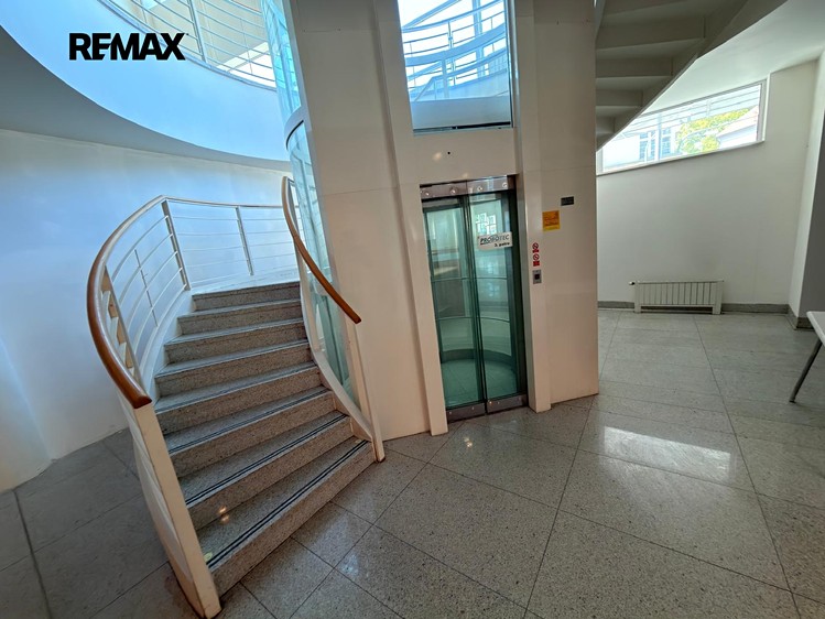 Комерційне приміщення в оренду, 400 м² (7 з 19)