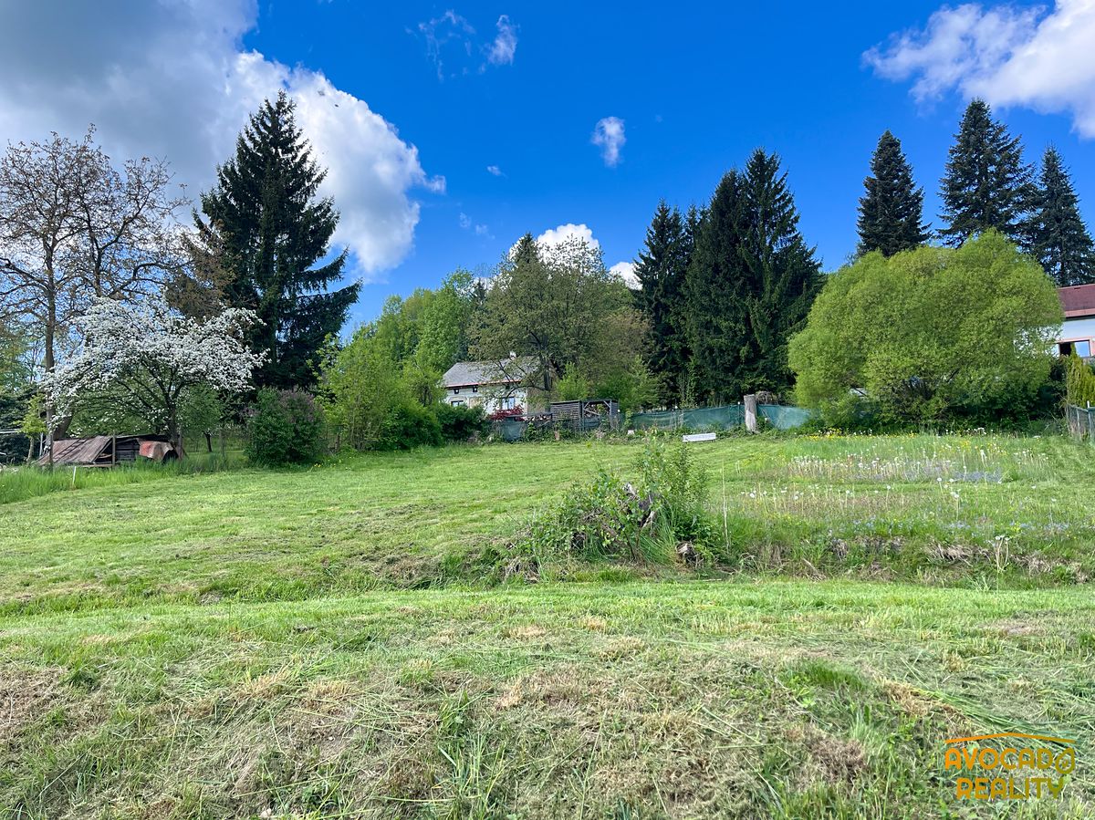 Prodej stavebního pozemku 1038 m² – fotografie 2