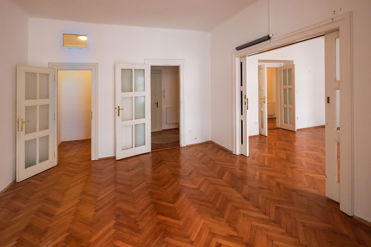 Pronájem bytu 2+1 110 m² – fotografie 5