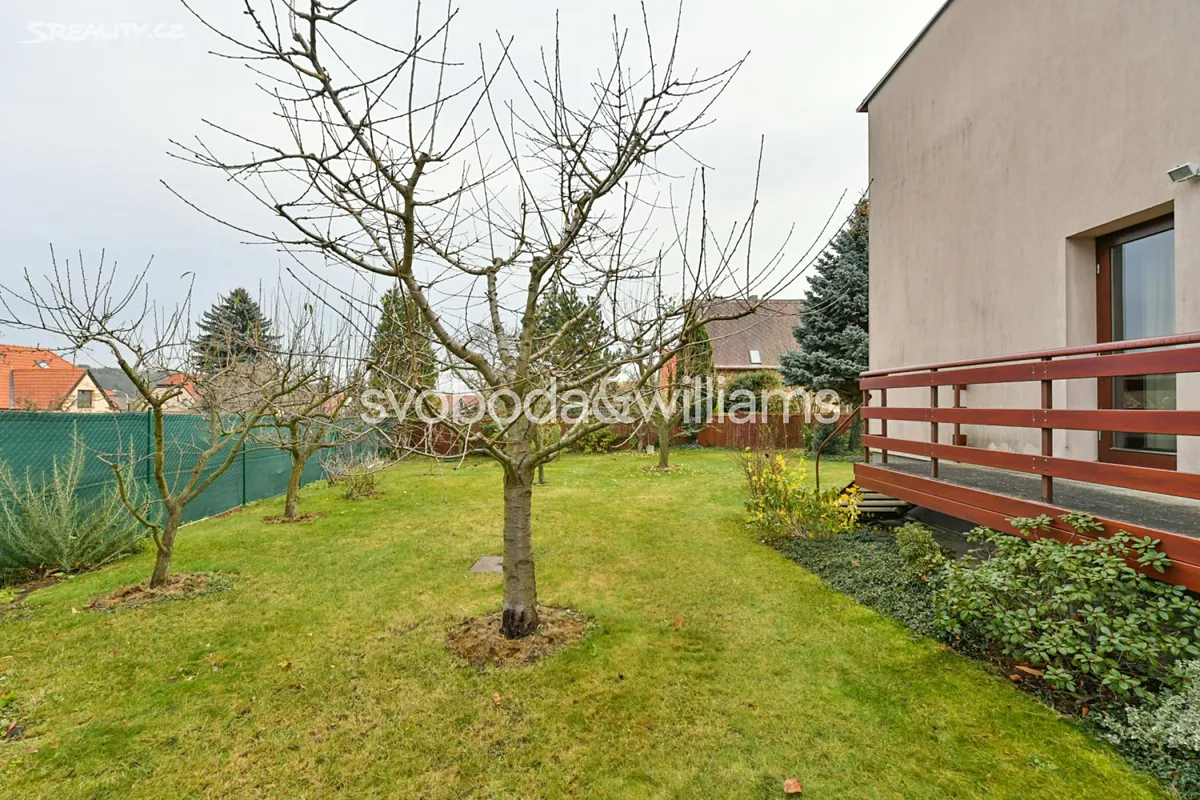 Pronájem rodinného domu 230 m², pozemek 859 m² – pohled 4