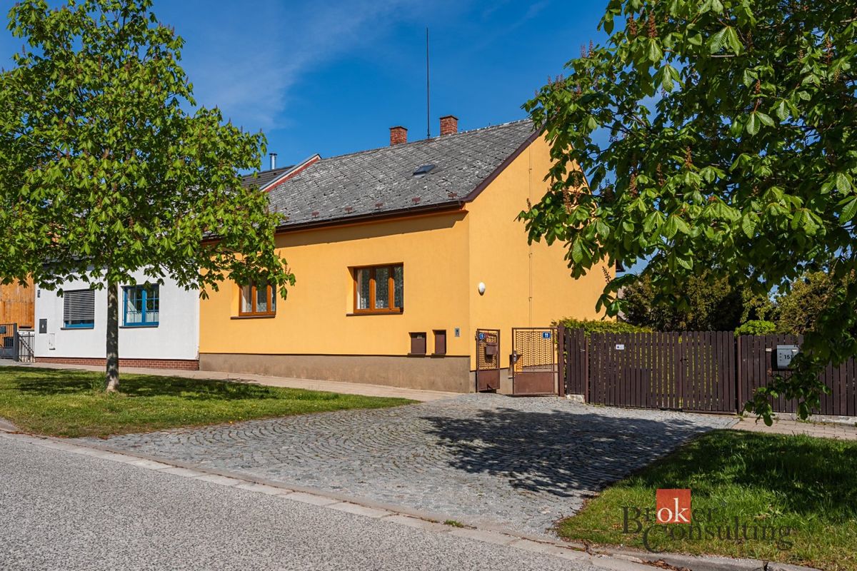 Prodej rodinného domu 300 m², pozemek 628 m²