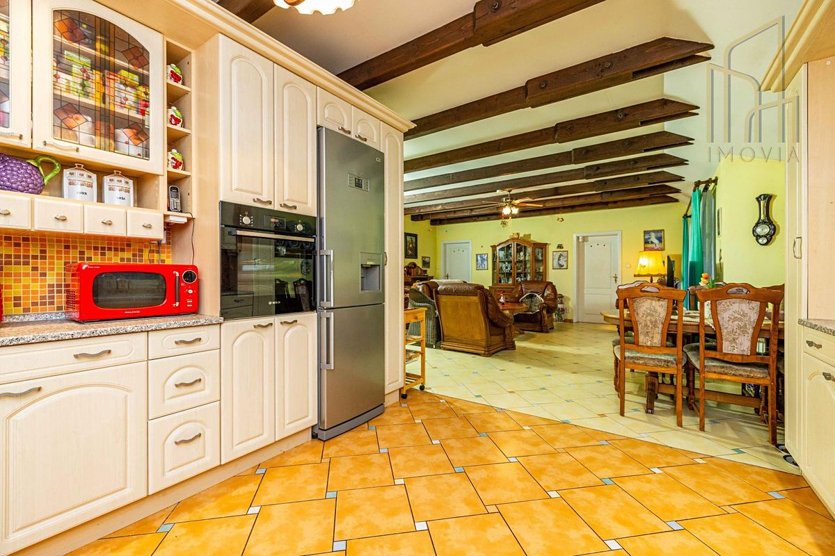 Prodej rodinného domu 308 m², pozemek 1634 m²