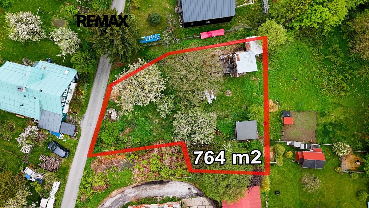 Prodej stavebního pozemku 764 m² – fotografie 2