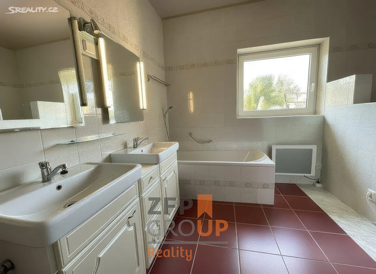 Prodej rodinného domu 256 m², pozemek 2042 m² – pohled 6