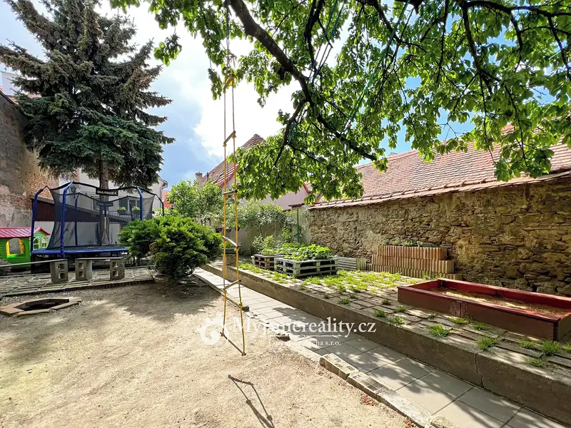Prodej rodinného domu 300 m², pozemek 350 m², Znojmo – náhled fotky 3