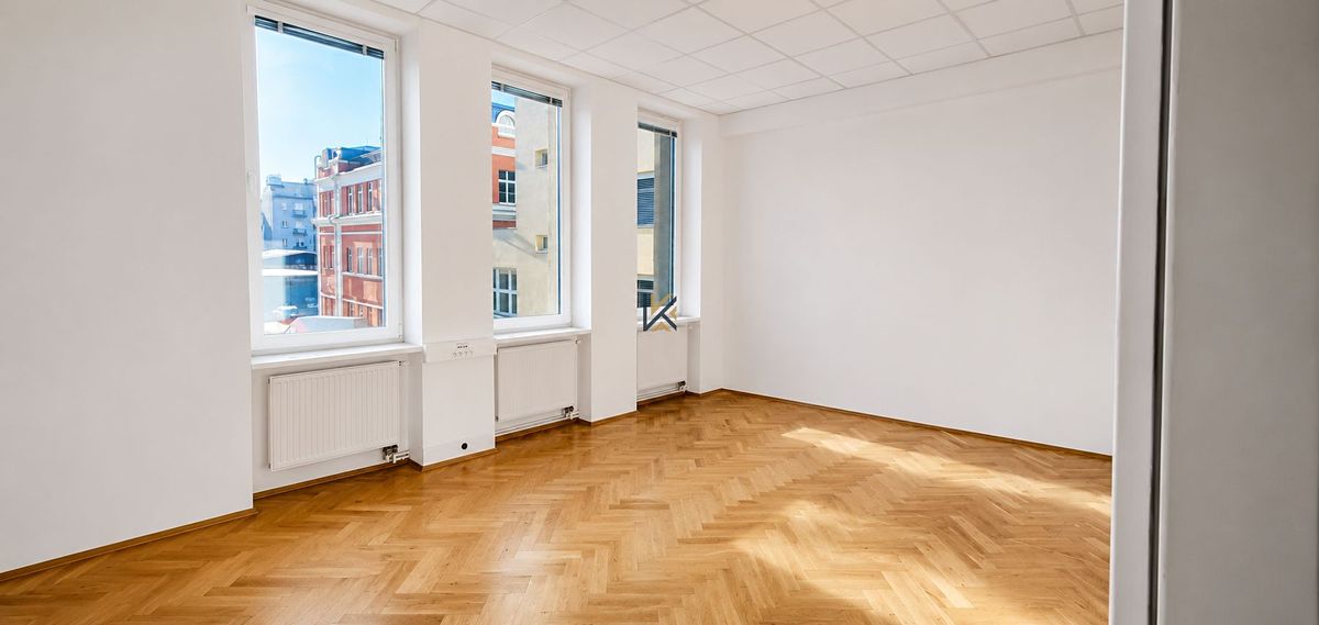 Pronájem kanceláře 280 m² – fotografie 3