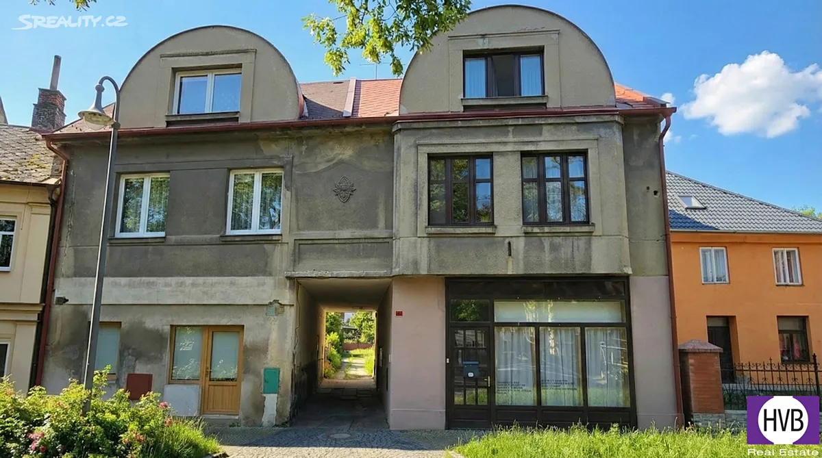 Prodej rodinného domu 300 m², pozemek 213 m², Dobrovice