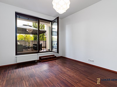 Pronájem bytu 2+kk 61 m² (Jednopodlažní) — photo 5