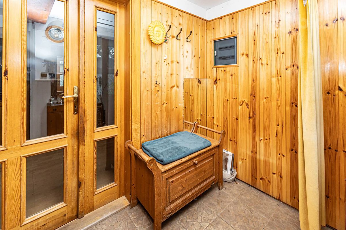 Prodej rodinného domu 200 m², pozemek 691 m² – fotografie 4