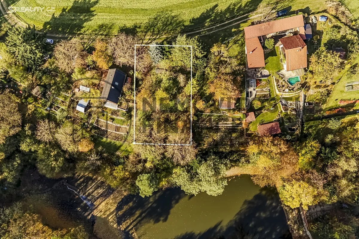 Prodej zahrady 743 m², Velešín