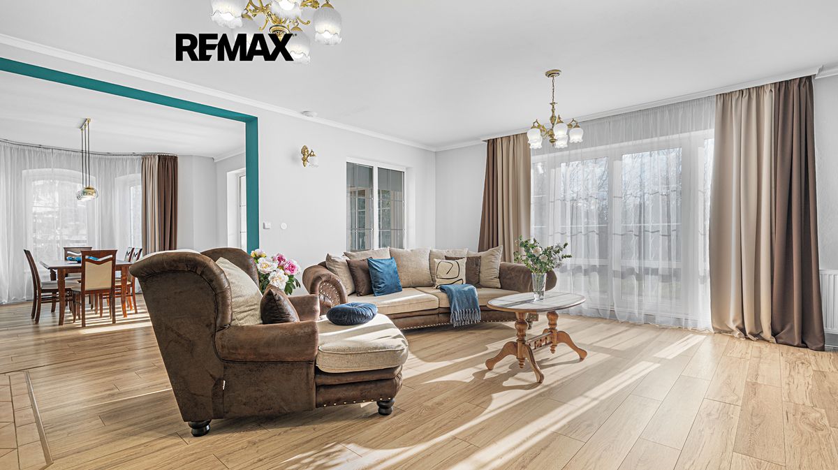 Prodej rodinného domu 475 m², pozemek 1405 m² – fotografie 3
