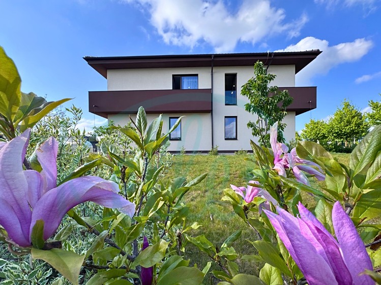 Prodej domu, 244 m² (2 z 39)