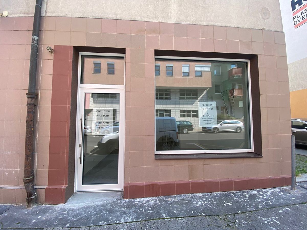 Pronájem obchodního prostoru 32 m²