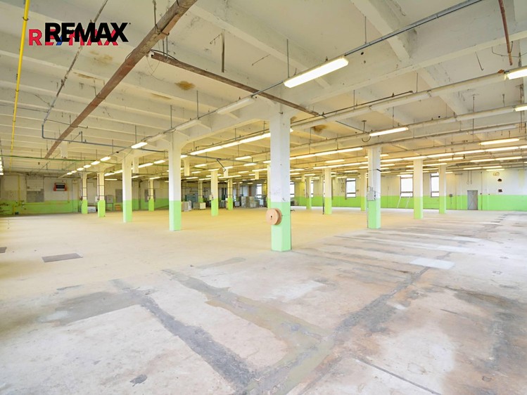 Pronájem komerčního prostoru, 1 422 m² (3 z 14)
