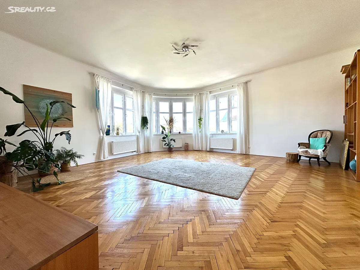 Pronájem bytu 4+1 134 m², Praha