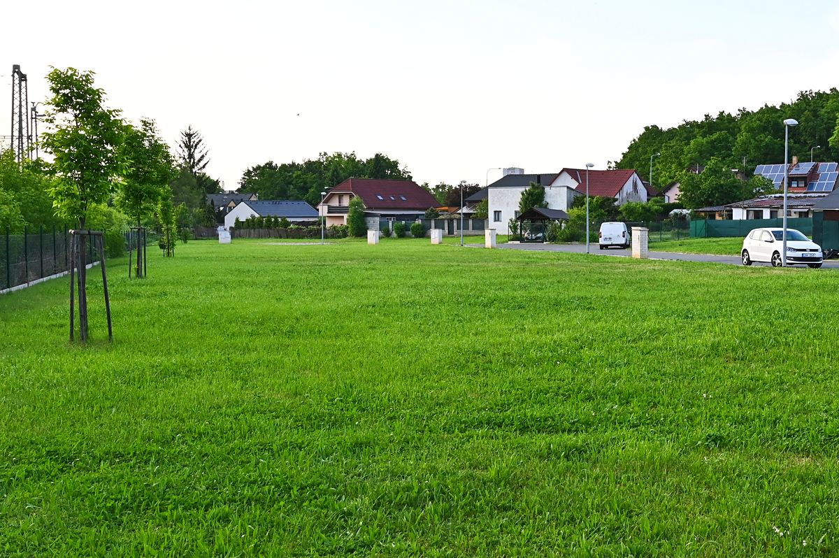 Prodej stavebního pozemku 855 m² – fotografie 2