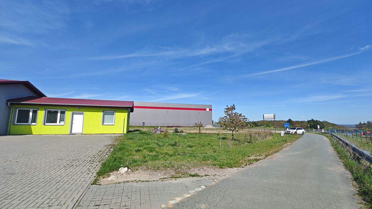 Prodej výrobní haly, prostoru 250 m² – fotografie 3