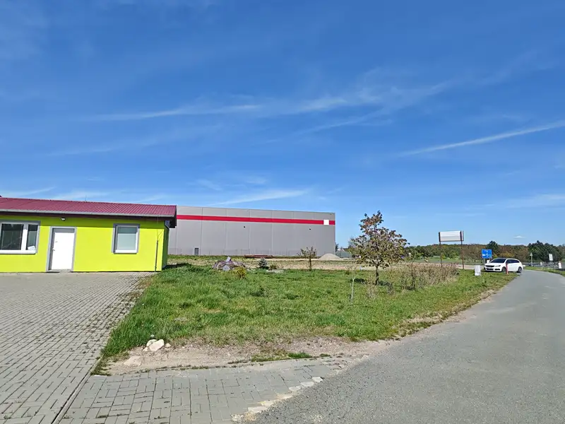 Prodej výrobní haly, prostoru 250 m², Dobřenice – náhled fotky 3