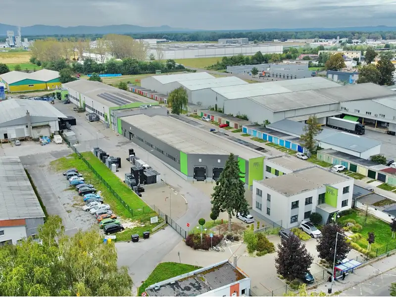 Prodej výrobní haly, prostoru 4126 m², Senica – náhled fotky 3
