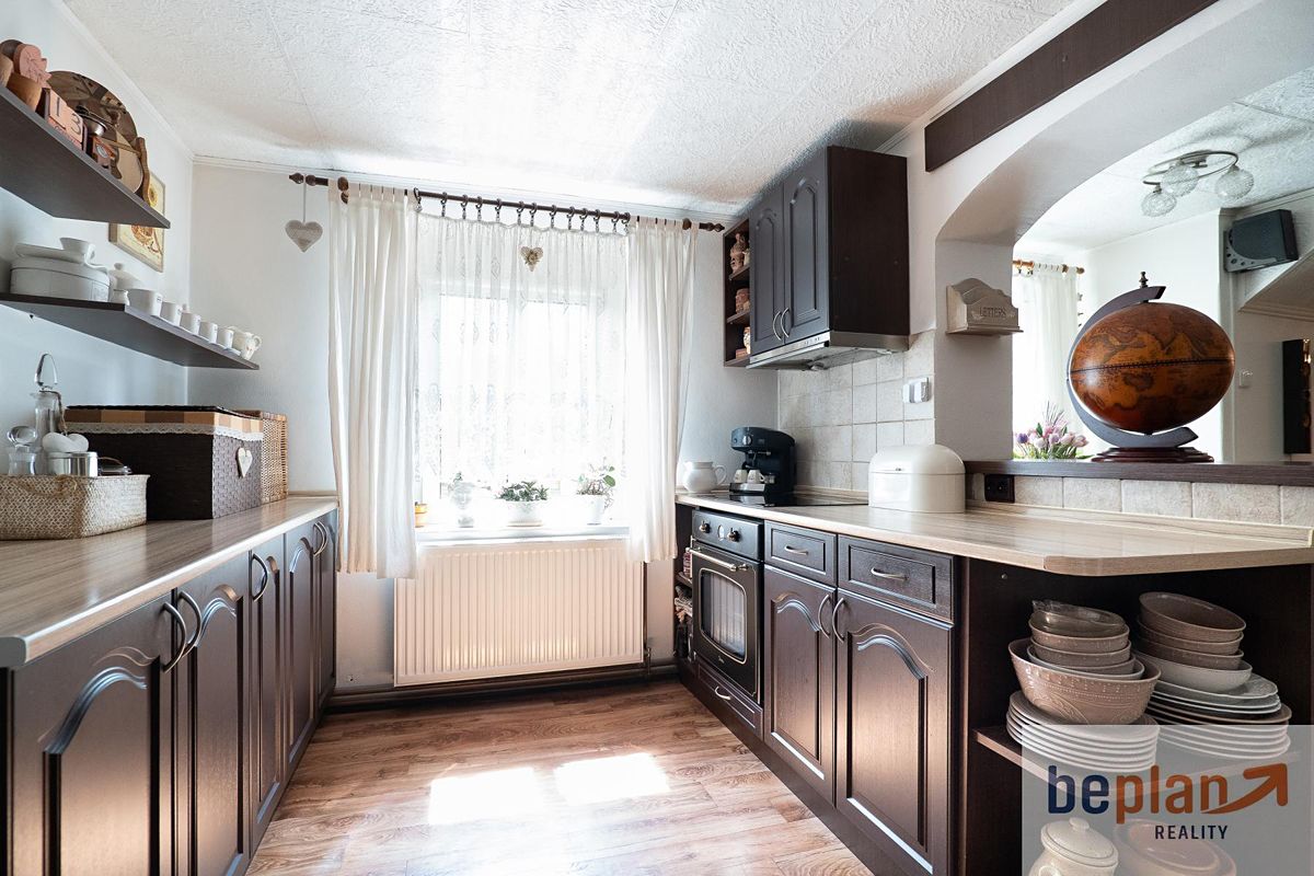 Prodej rodinného domu 342 m², pozemek 289 m² – fotografie 5