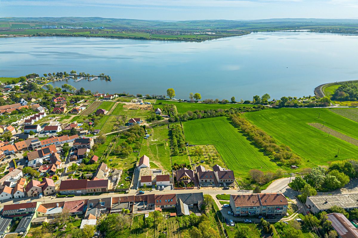 Prodej vícegeneračního domu 420 m², pozemek 1430 m² – fotografie 2