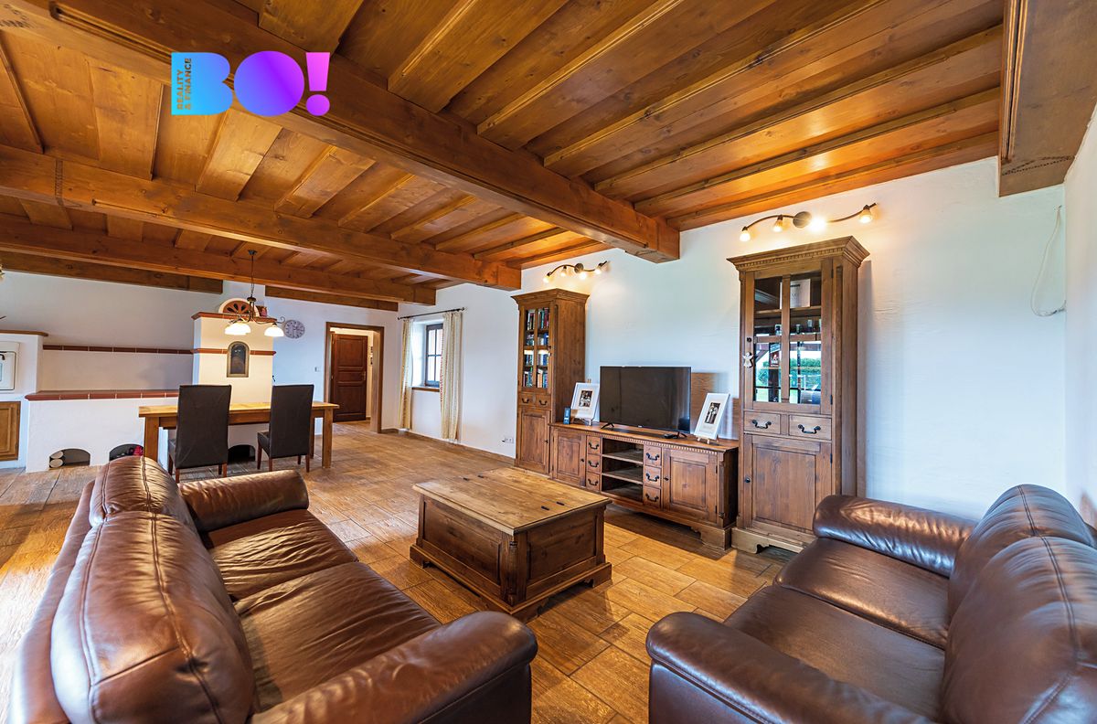 Prodej vily 221 m², pozemek 526 m² – fotografie 5