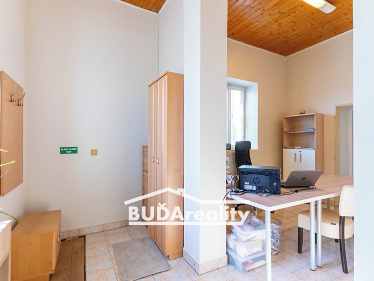 Prodej komerčního prostoru, 1 100 m² (17 z 24)